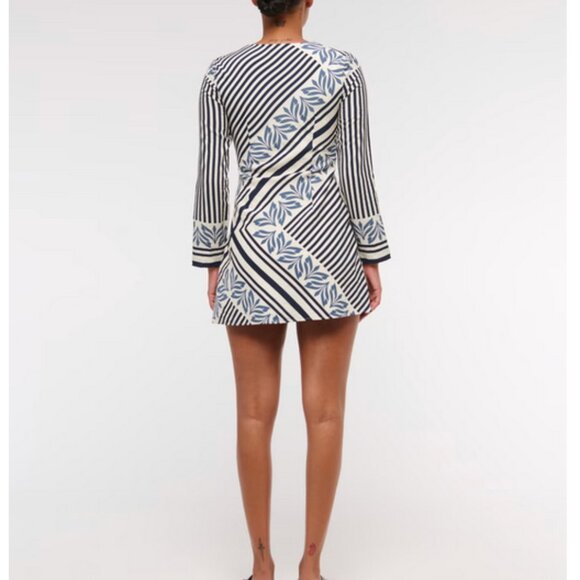 Abercrombie & Fitch Womens NWT Long Sleeve Twist Mini Dress Size S PETITE - Picture 3 of 5